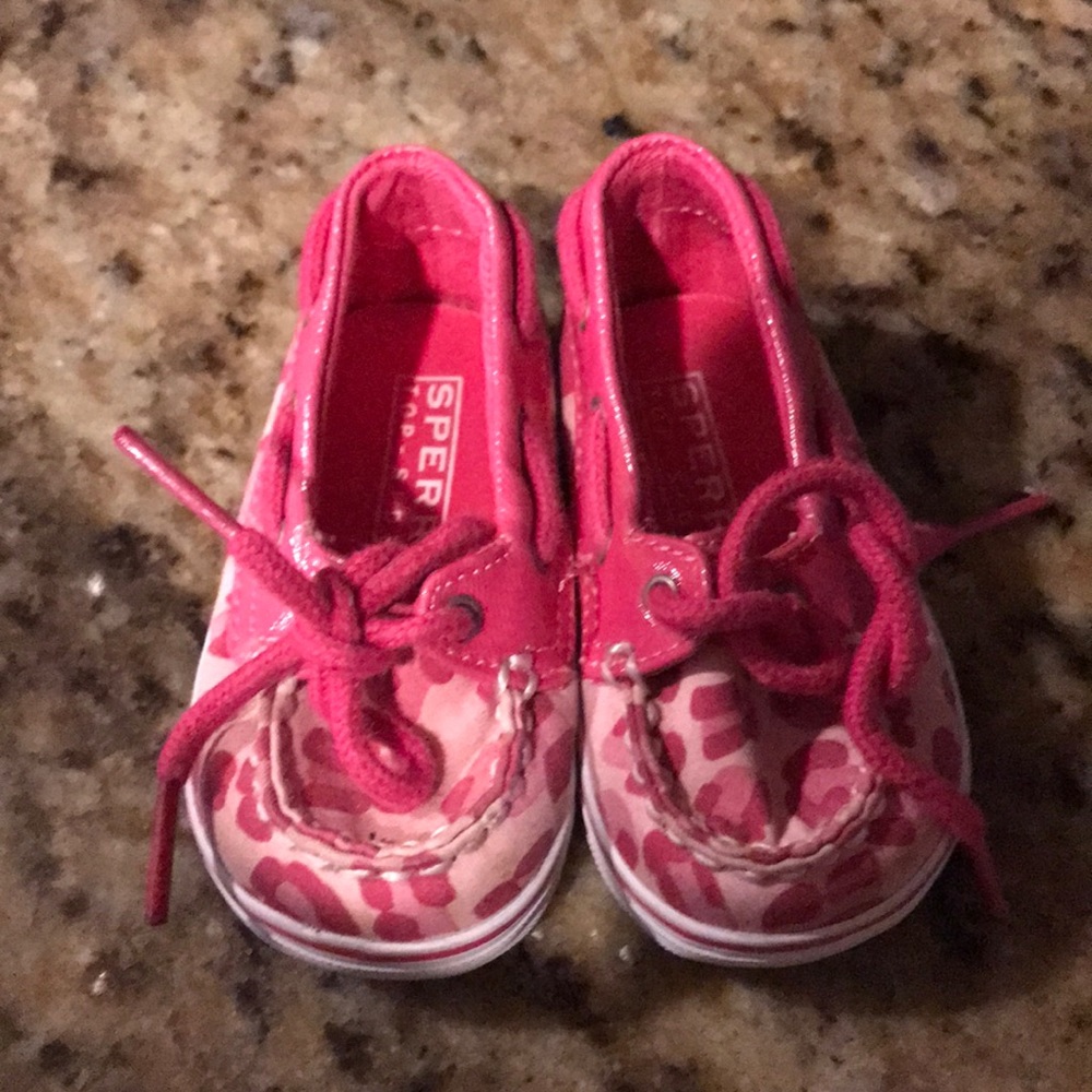 Sperry size 2 little girl